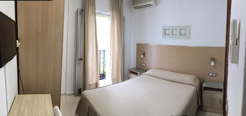 Hostal La Pilarica Marbella Luaran gambar
