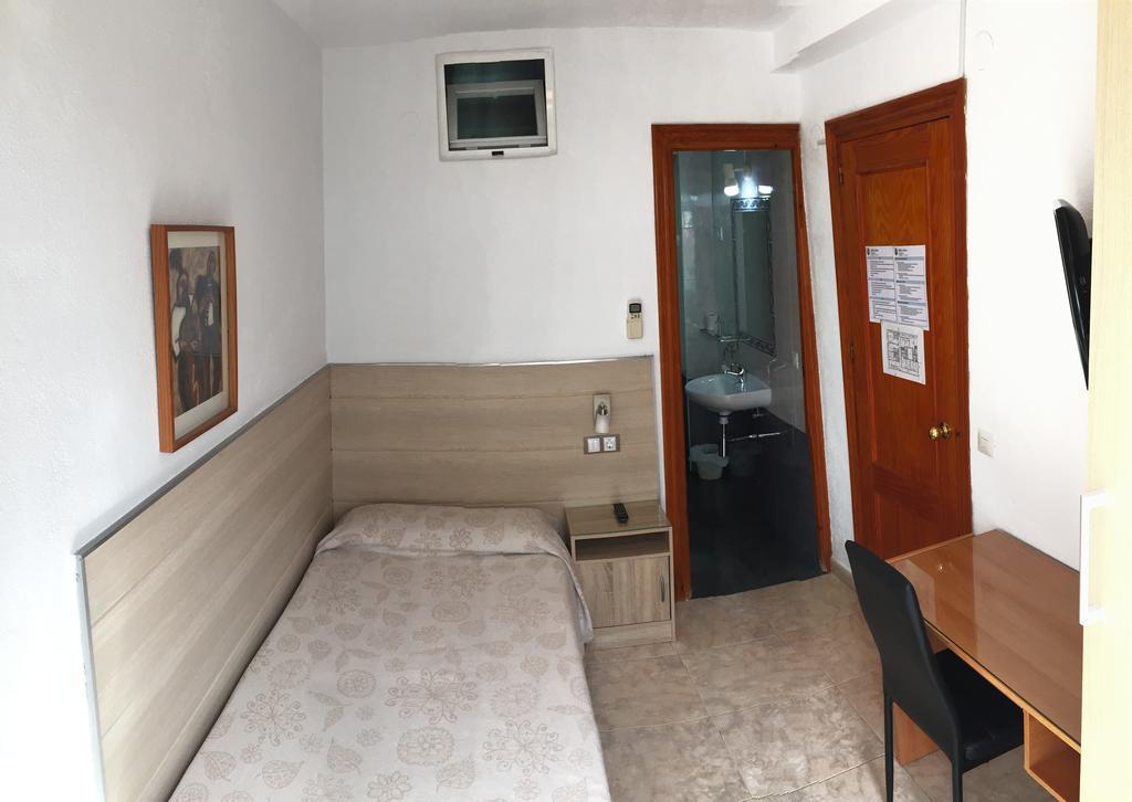 Hostal La Pilarica Marbella Luaran gambar