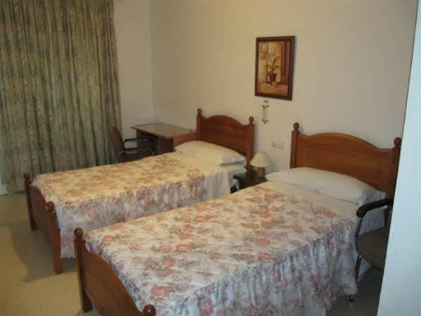 Hostal La Pilarica Marbella Luaran gambar