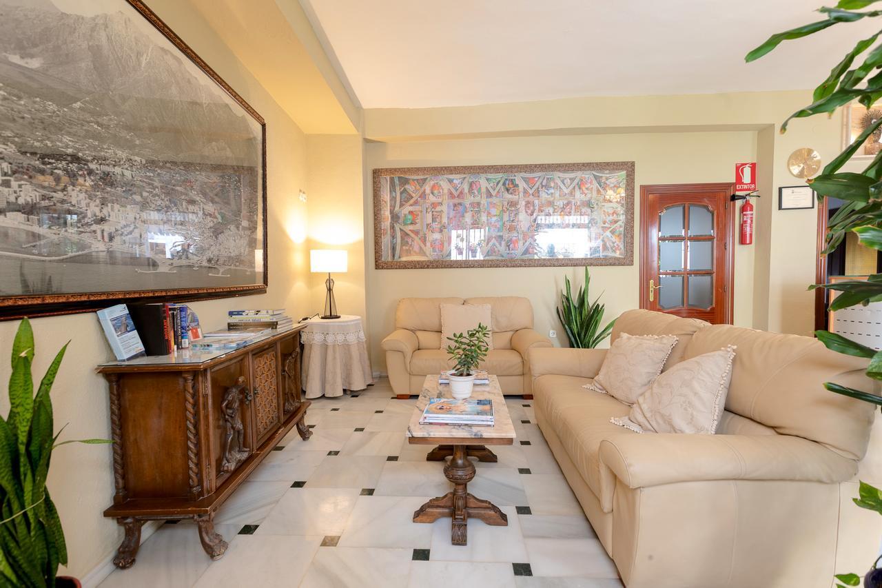 Hostal La Pilarica Marbella Luaran gambar
