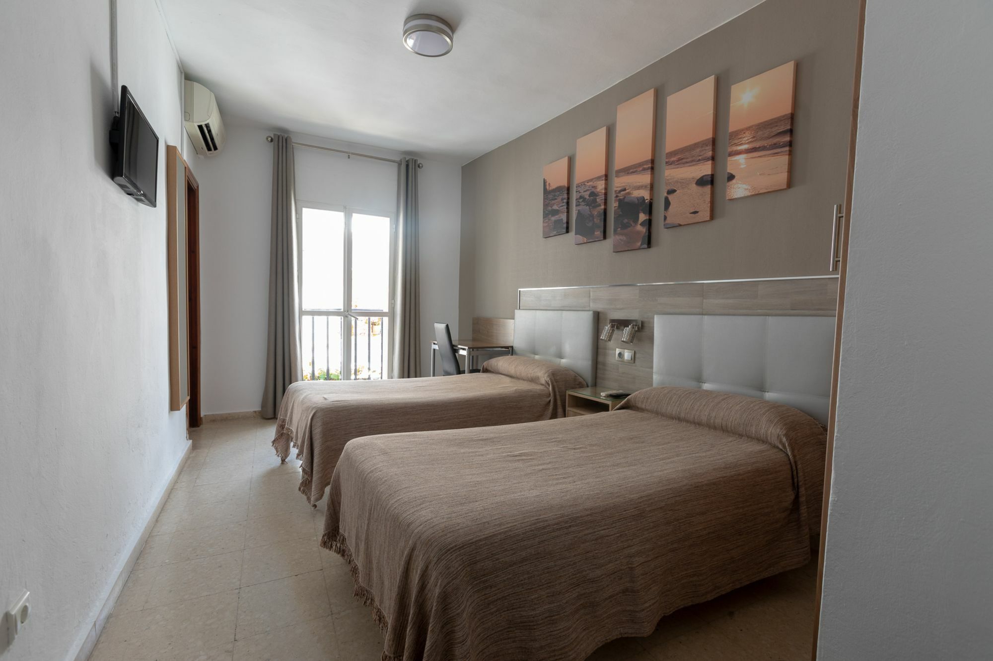 Hostal La Pilarica Marbella Luaran gambar